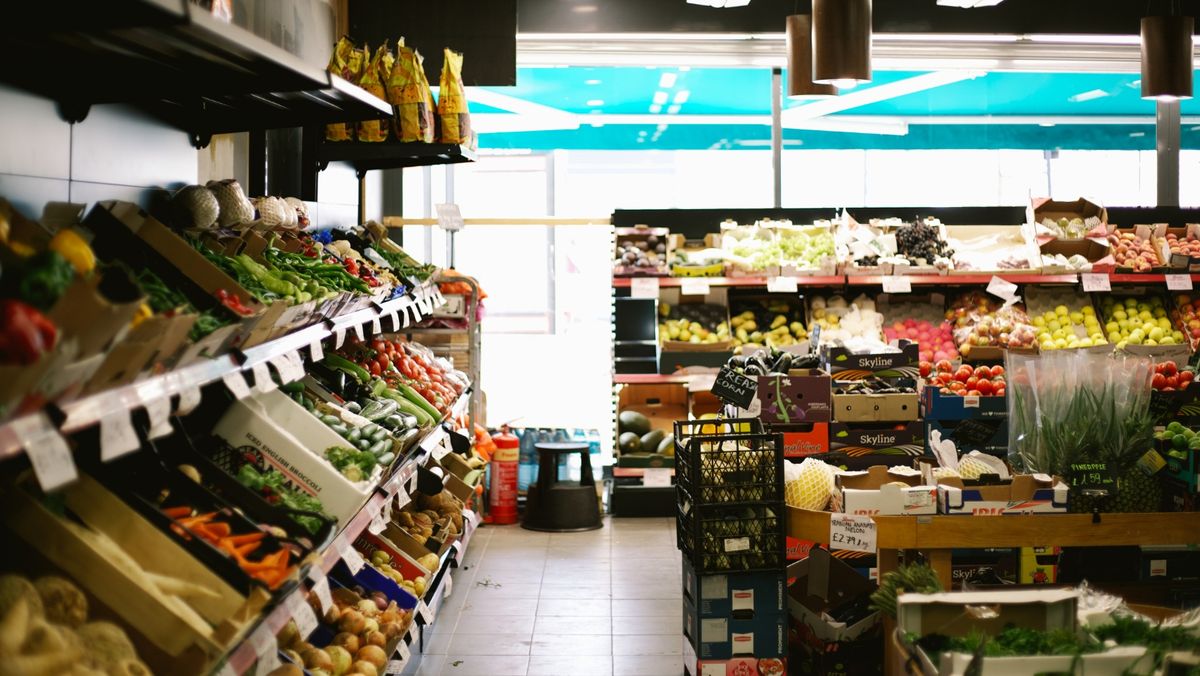 Produsele alimentare devin tot mai scumpe. În ultimele 12 luni, prețurile s-au majorat cu aproape 10%