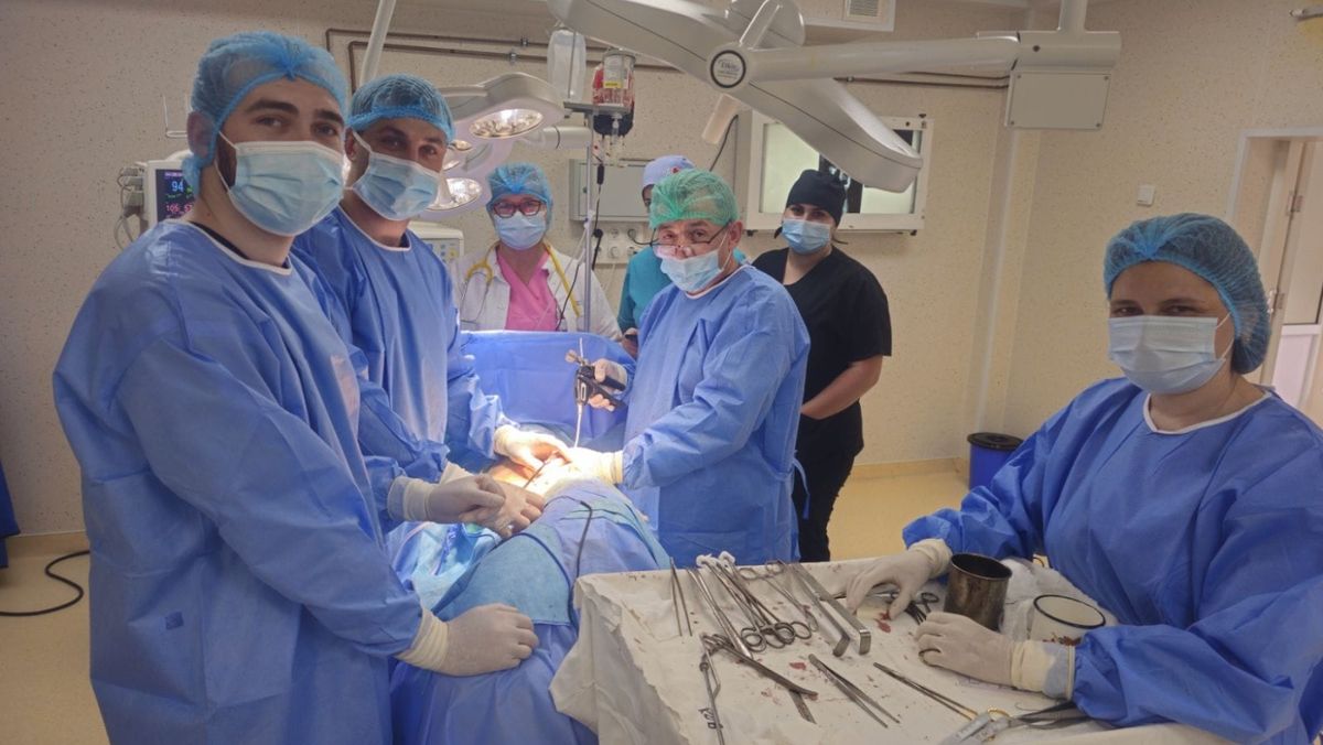 Operația de corecție dinamică a scoliozei realizată în premieră, la Institutul Mamei și Copilului din Chișinău