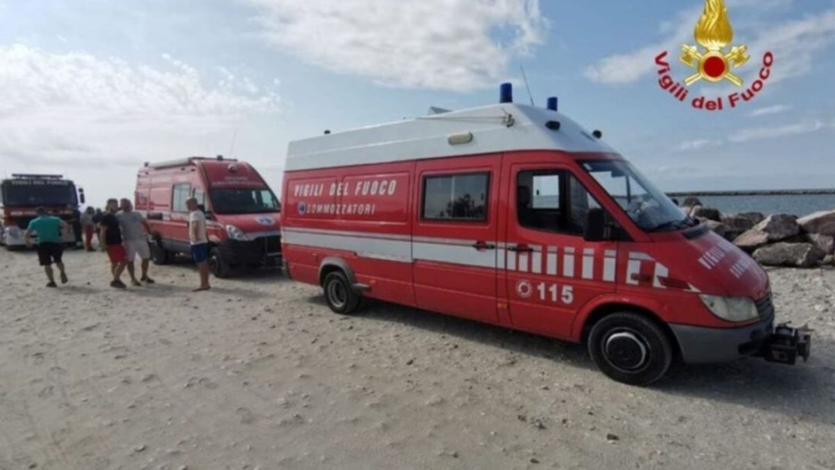 Tragedie în Italia. Un moldovean de 34 de ani a murit, după ce a încercat să salveze de la înec trei copii