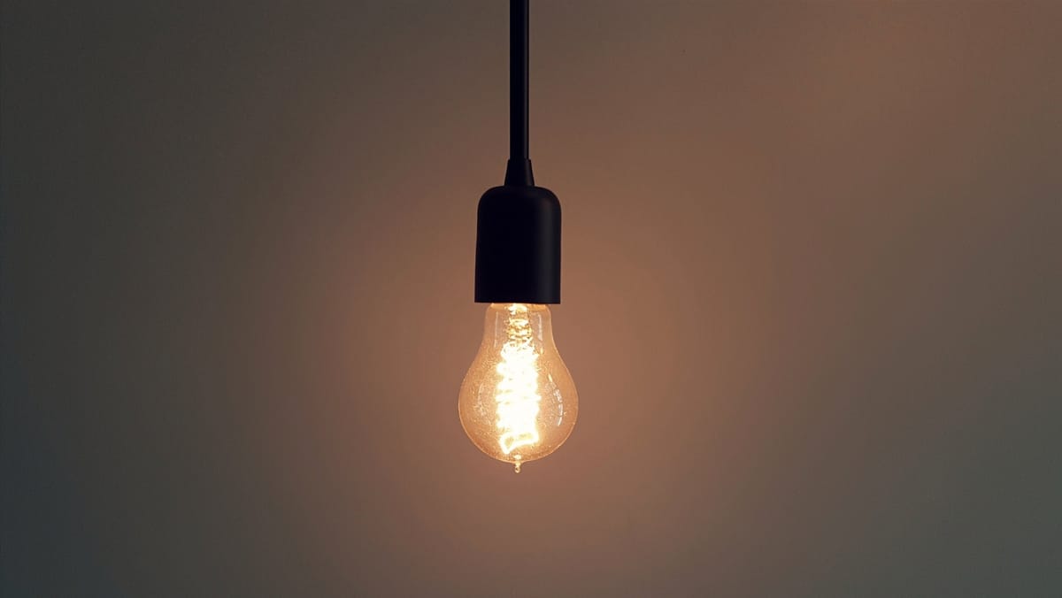 Energia electrică, mai ieftină. Prețurile aprobate de ANRE au au fost publicate în Monitorul Oficial