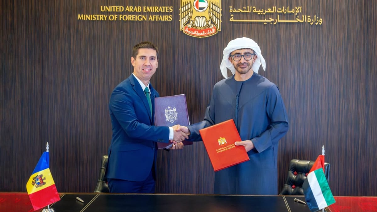 Cetățenii R. Moldova vor putea călători fără vize în Emiratele Arabe Unite. Acord semnat la Abu Dhabi