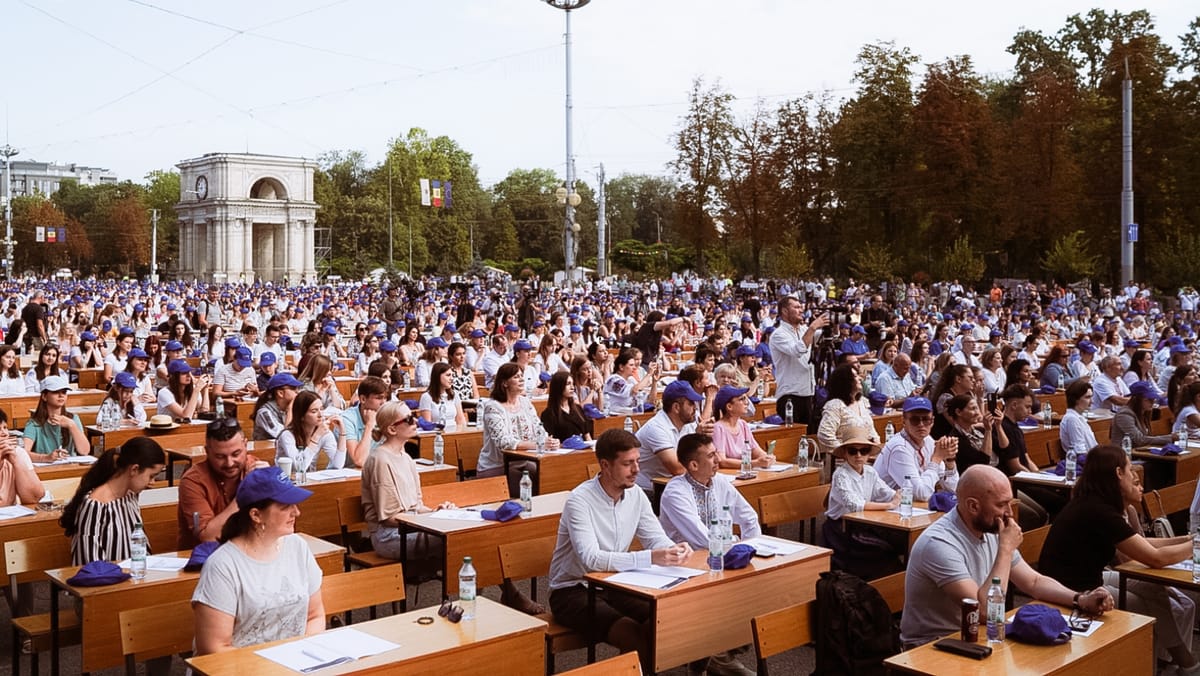 Peste 700 de persoane s-au înscris pentru participare la Marea Dictare Națională