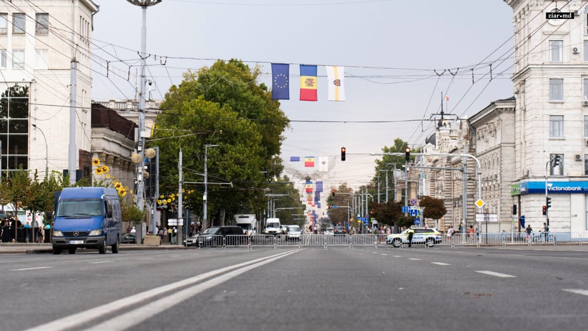 Circulație sistată în centrul capitalei. Cum circulă transportul public