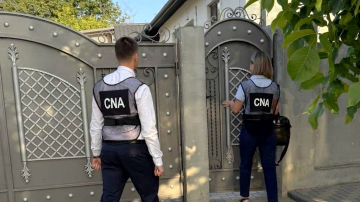 Arhitect din Comrat, reținut de CNA pentru trafic de influență și corupere pasivă