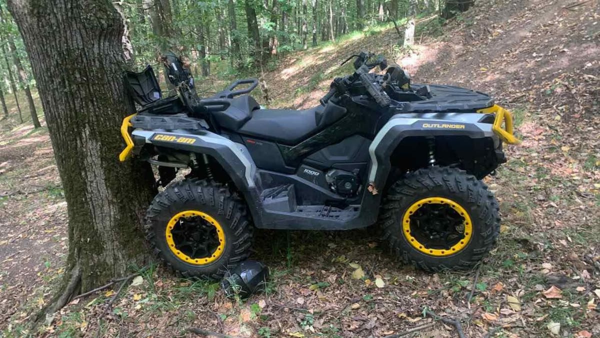 Tragedie într-o pădure din Căpriana. O femeie de 35 de ani a murit după ce s-a răsturnat cu ATV-ul