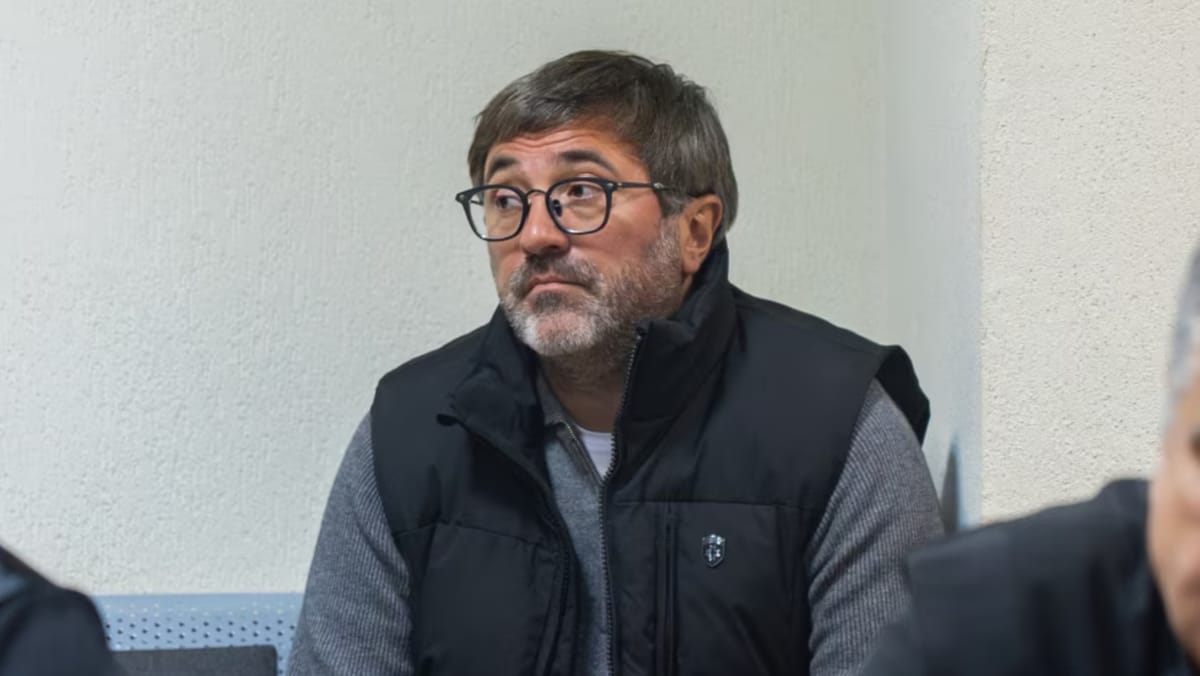 Un fost deputat, reținut într-un dosar penal de spălare de bani în proporții deosebit de mari