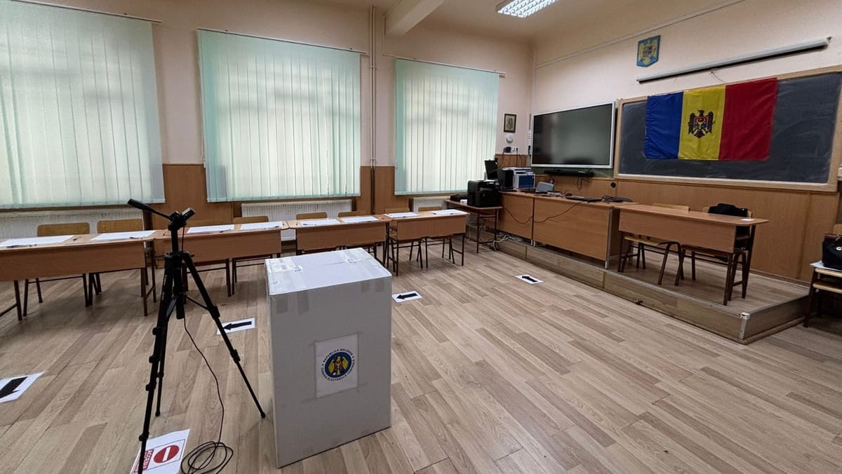 O persoană a dispersat spray lacrimogen într-o secție de votare din Iași. Chișinăul anunță că nimeni nu a avut de suferit