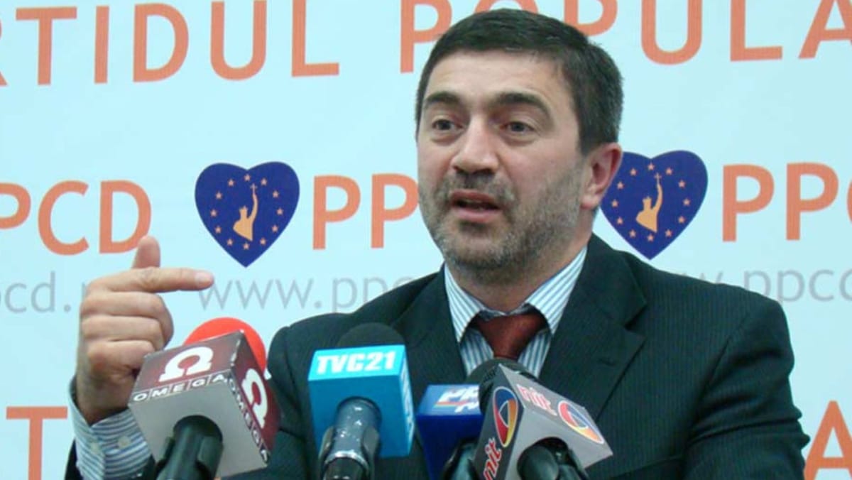 Iurie Roșca va petrece doar patru ani după gratii. Curtea de Apel i-a redus durata pedepsei cu doi ani