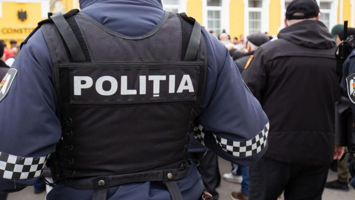 Fost polițist din Chișinău, condamnat la trei ani de închisoare pentru acte de corupție: Va achita și amendă de 120.000 de lei
