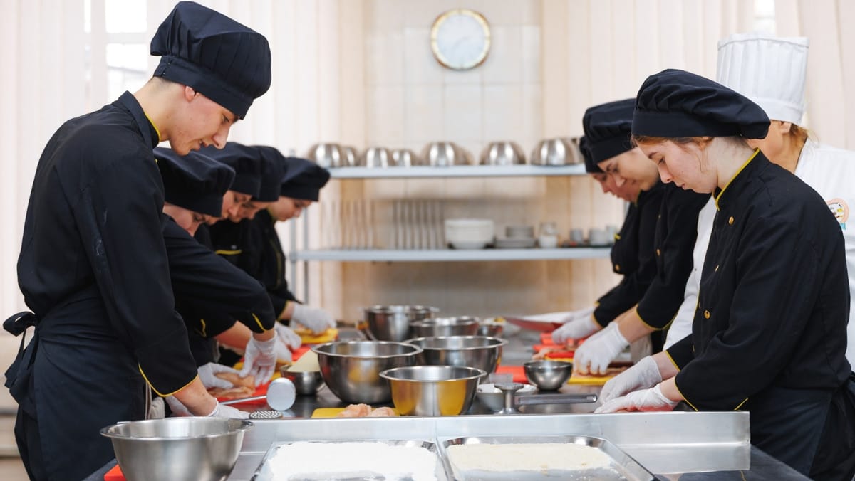 Peste 25 de mii de elevi din instituțiile de învățământ profesional tehnic vor studia în condiții mai bune