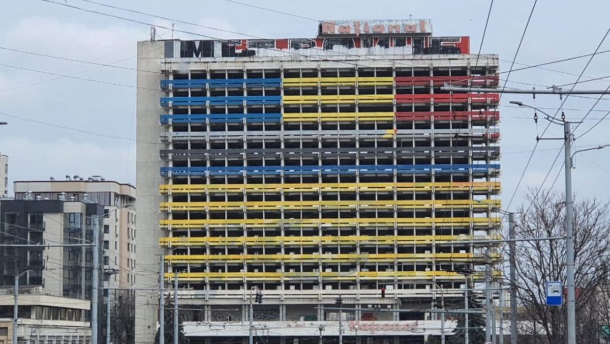 O fetiță de 13 ani, găsită fără suflare în clădirea fostului Hotel „Național” din Chișinău. Detalii de la Poliție