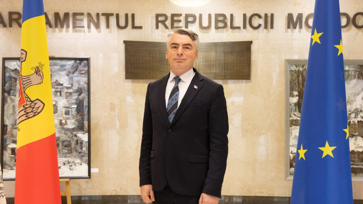 Semnătura unui deputat PAS - pe diplomele medicilor acuzați că le-au obținut fraudulos. Reacția parlamentarului