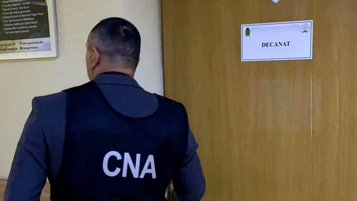 Un decan de la USM și directorul unui colegiu din Chișinău, vizați într-un dosar de corupție. Reacția instituției de învățământ superior