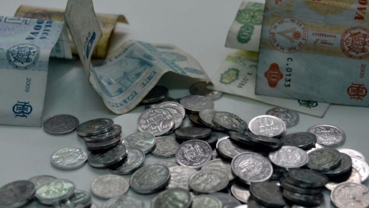 Leul se apreciază ușor față de euro și dolar: Cursul BNM pentru 12 noiembrie 2025