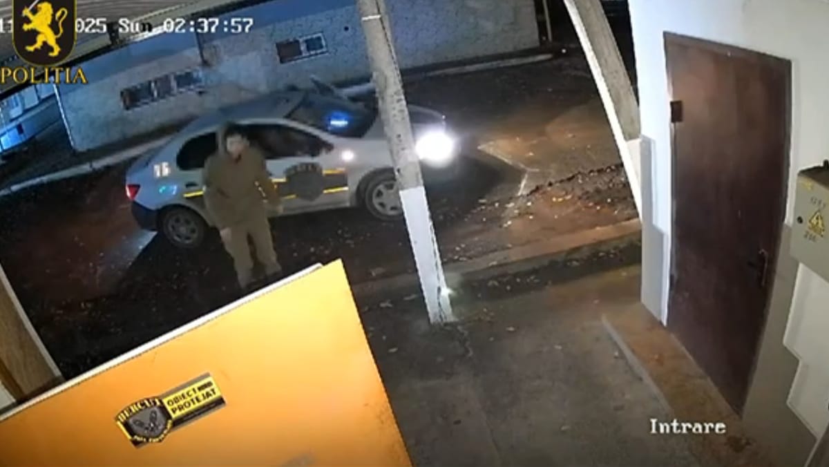 VIDEO/ Furt de proporții dintr-un schimb valutar din Florești. Poliția investighează cazul