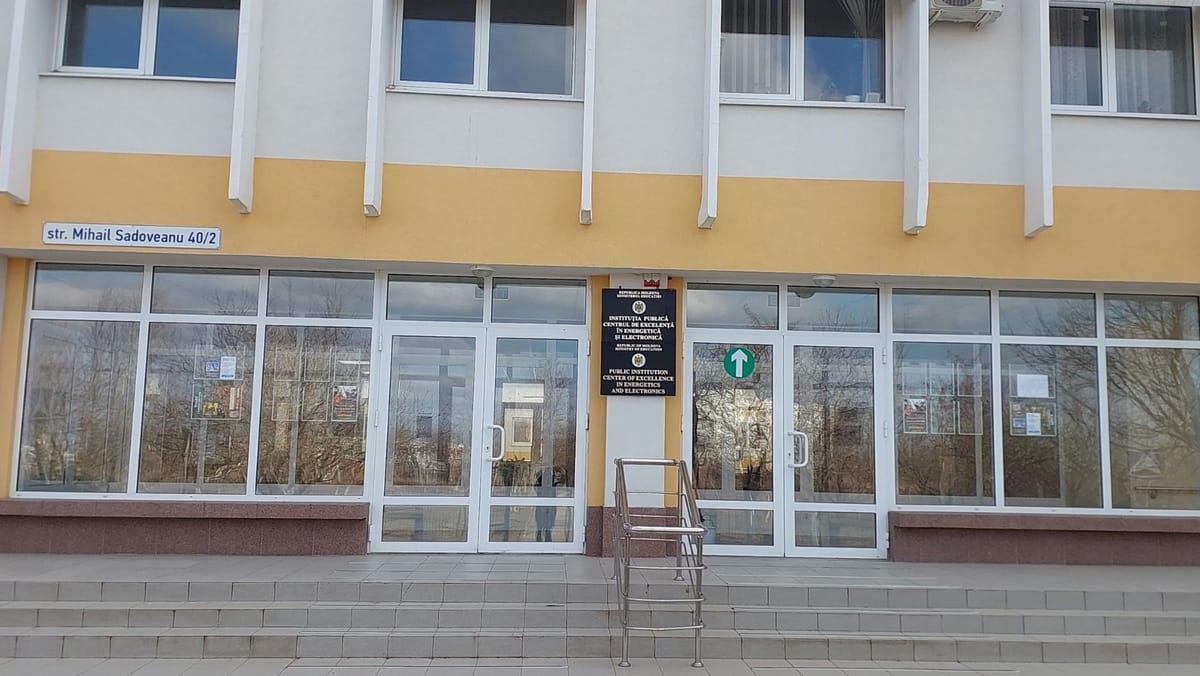 Primăria capitalei, despre preluarea a două clădiri pentru extinderea rețelei școlare: „Vom analiza oferta”