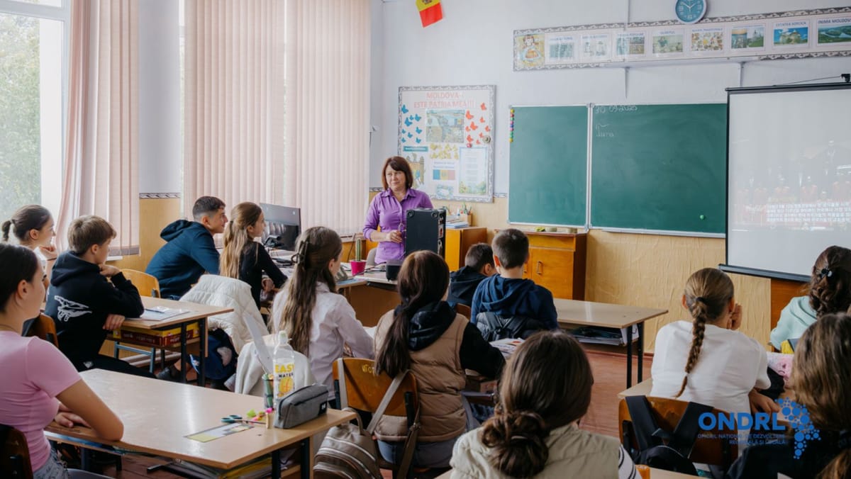 Școlile din R. Moldova pot participa voluntar la pilotarea  programelor de educație multilingvă
