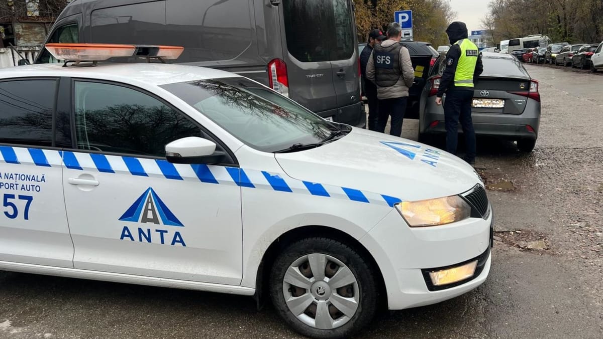 Mai mulți șoferi care prestau ilegal servicii de taximetrie au fost amendați