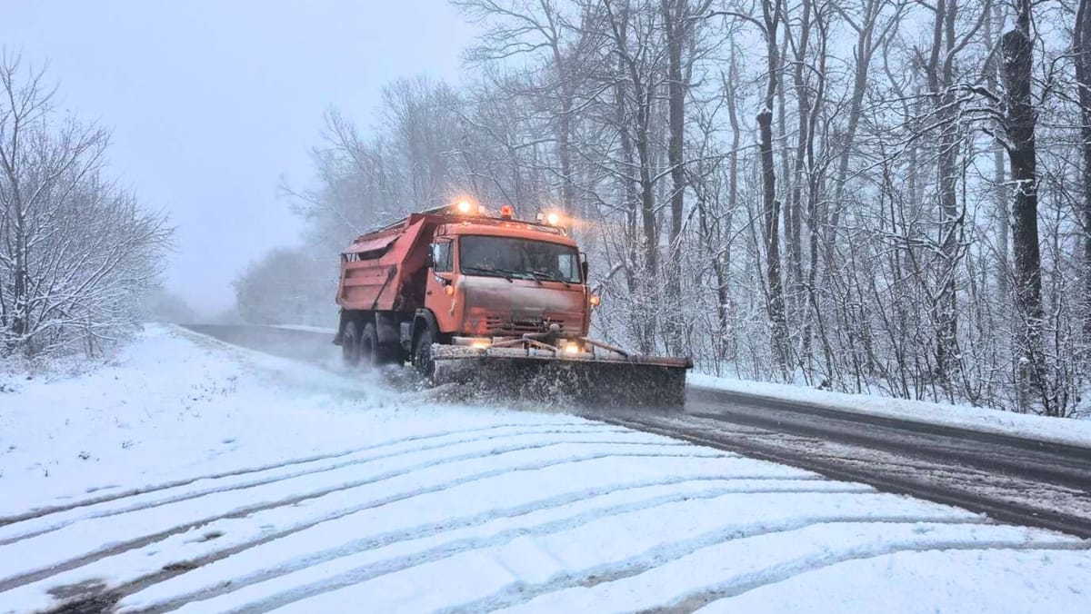 Drumarii au intervenit pe mai multe trasee din țară. Au fost distribuite circa 60,4 tone de sare tehnică
