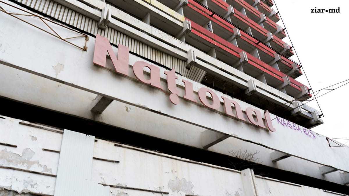 FOTO/ Pe perimetrul clădirii fostului Hotel „Național” au fost instalate 25 de camere de supraveghere