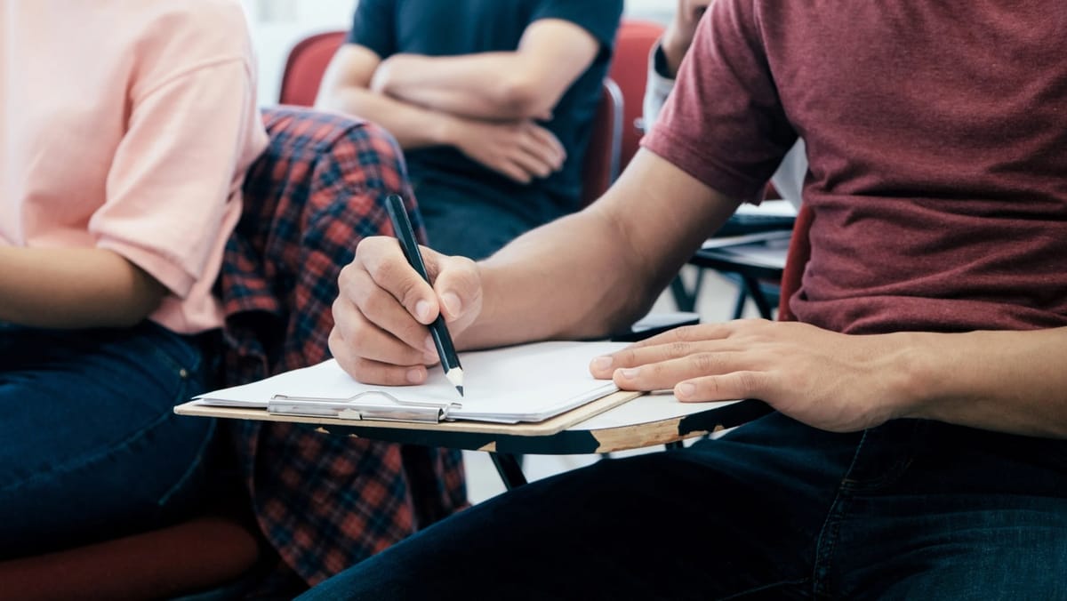 Bursele studenților vor crește în 2026. Prioritate au specialitățile care „țin economia în mișcare”