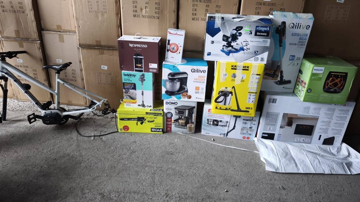 Trei bărbați, prinși de inspectorii vamali cu bunuri nedeclarate: Riscă sancțiuni contravenționale