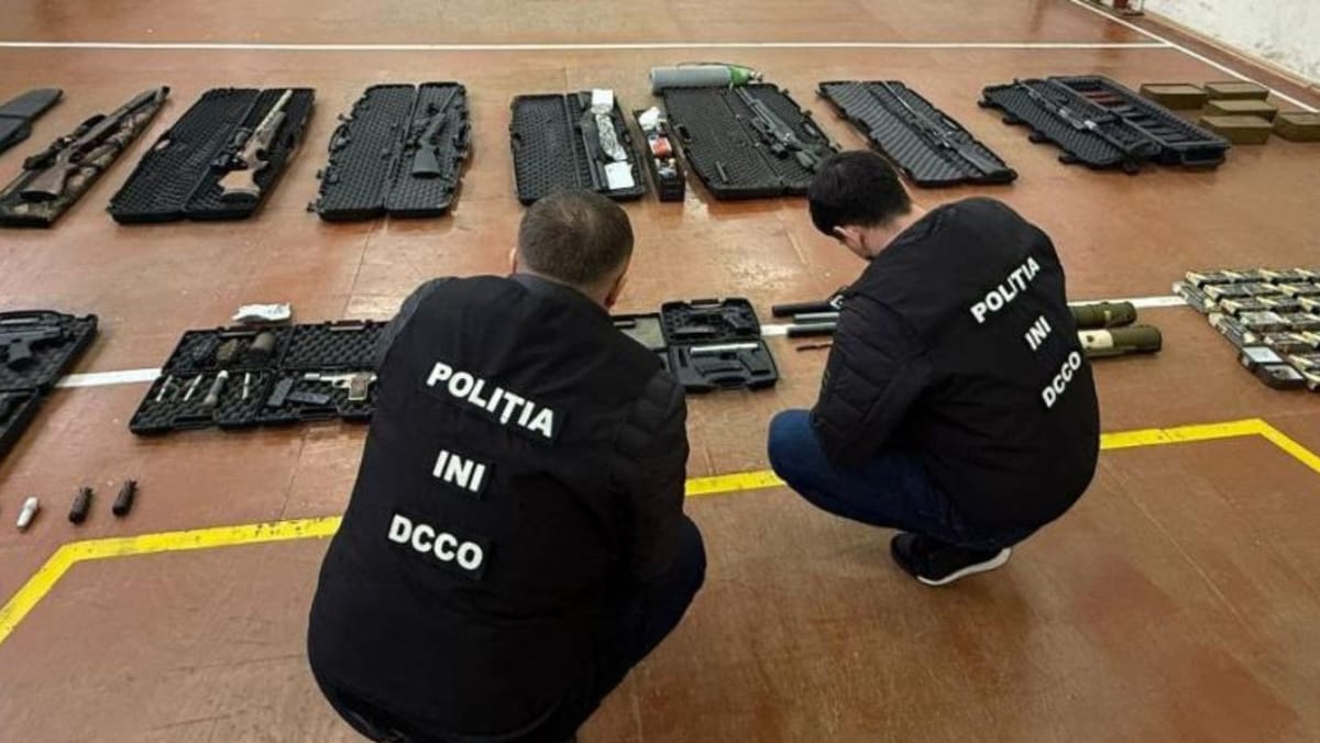 Captură record de arme și muniții în Chișinău: Patru persoane reținute și o rețea infracțională destructurată