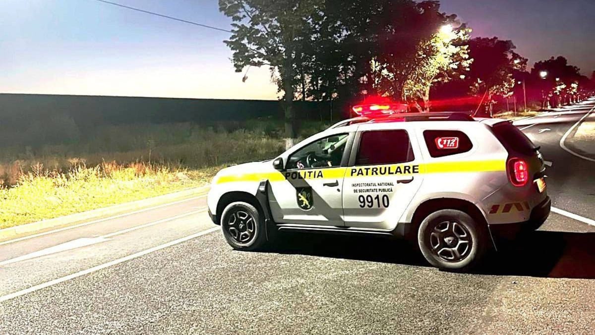 În weekend, polițiștii au documentat 4.900 de încălcări rutier. Depășirea limitei de viteză - cea mai frecventă abatere