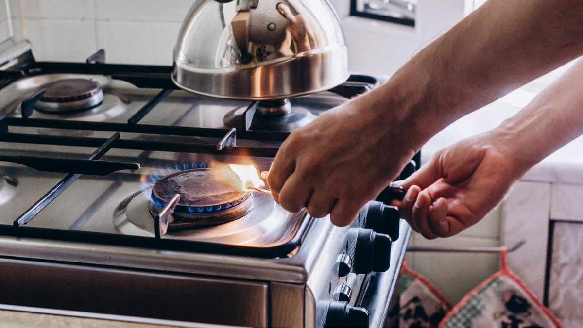 ANRE pune capăt zvonurilor despre scumpirile la energie: „Nu există nicio cerere de majorare a tarifelor”