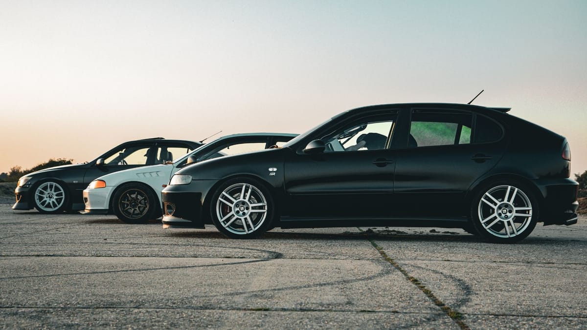 Crește prețul pentru RCA și Carte Verde: tarifele diferă în funcție de vehicul și zonă