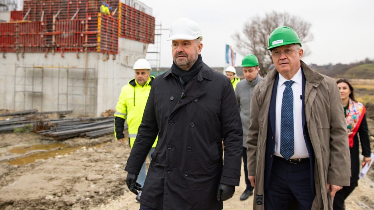 E beton turnat, nu vorbe! Ce au depistat premierul Munteanu și vicepremierul Bolea în urma inspecției la „Podul de Flori”