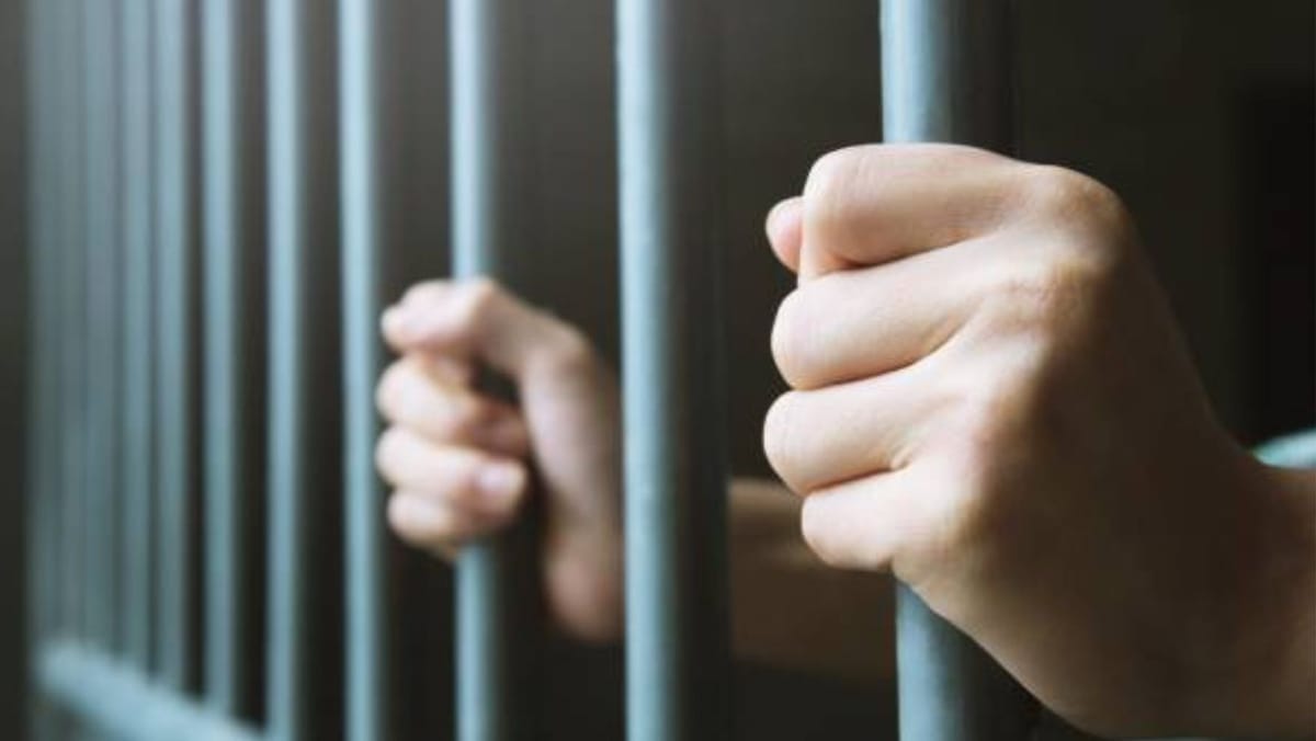 Un tânăr din Chișinău riscă ani grei de închisoare pentru că și-ar fi ucis intenționat mama