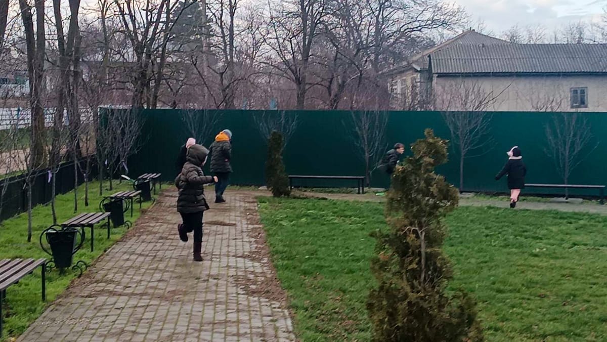 Unii elevi ar putea beneficia de o vacanță de iarnă mai lungă. Decizia - la discreția școlilor