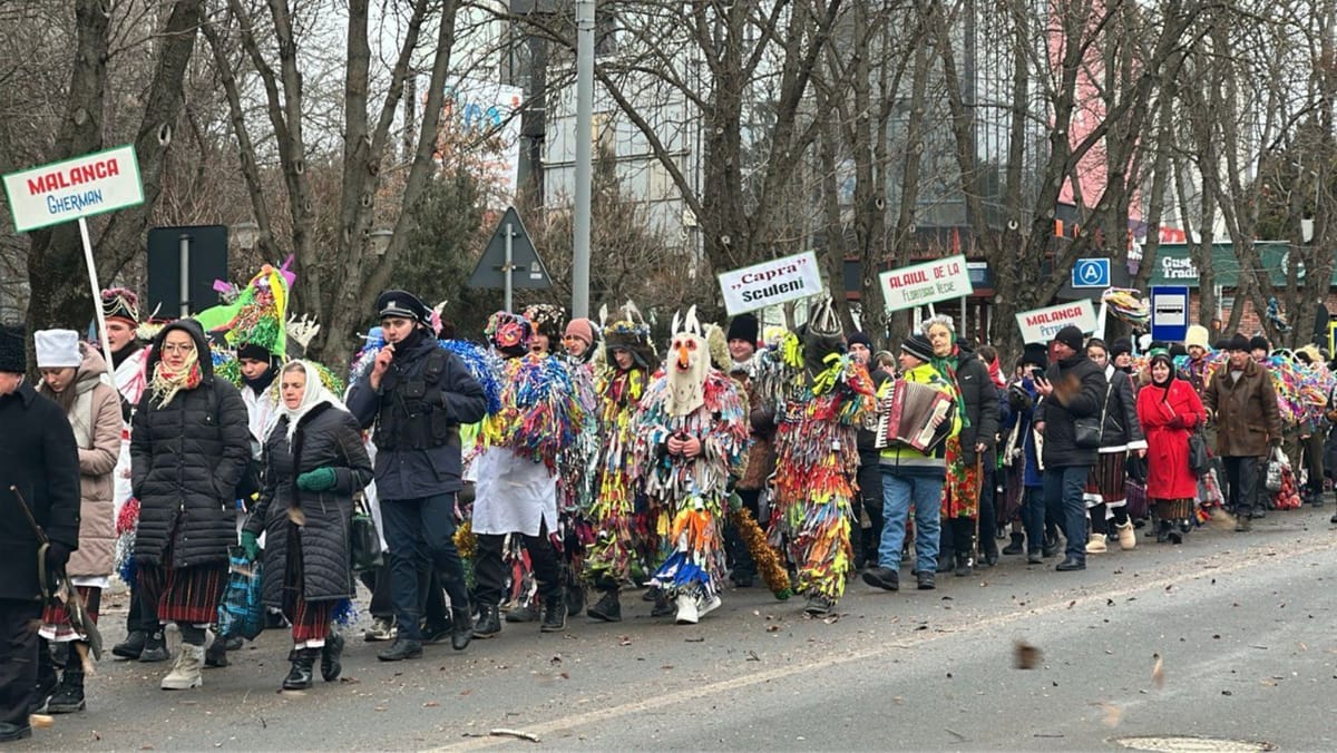 FOTO/ Tradițiile de iarnă au adunat comunitatea din raionul Ungheni, la festivalul „După datina străbună”