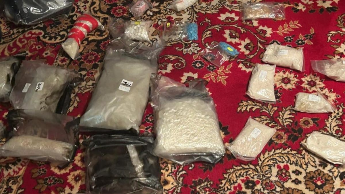 Droguri transmise în colete de contrabandă: două femei din Ucraina au fost reținute