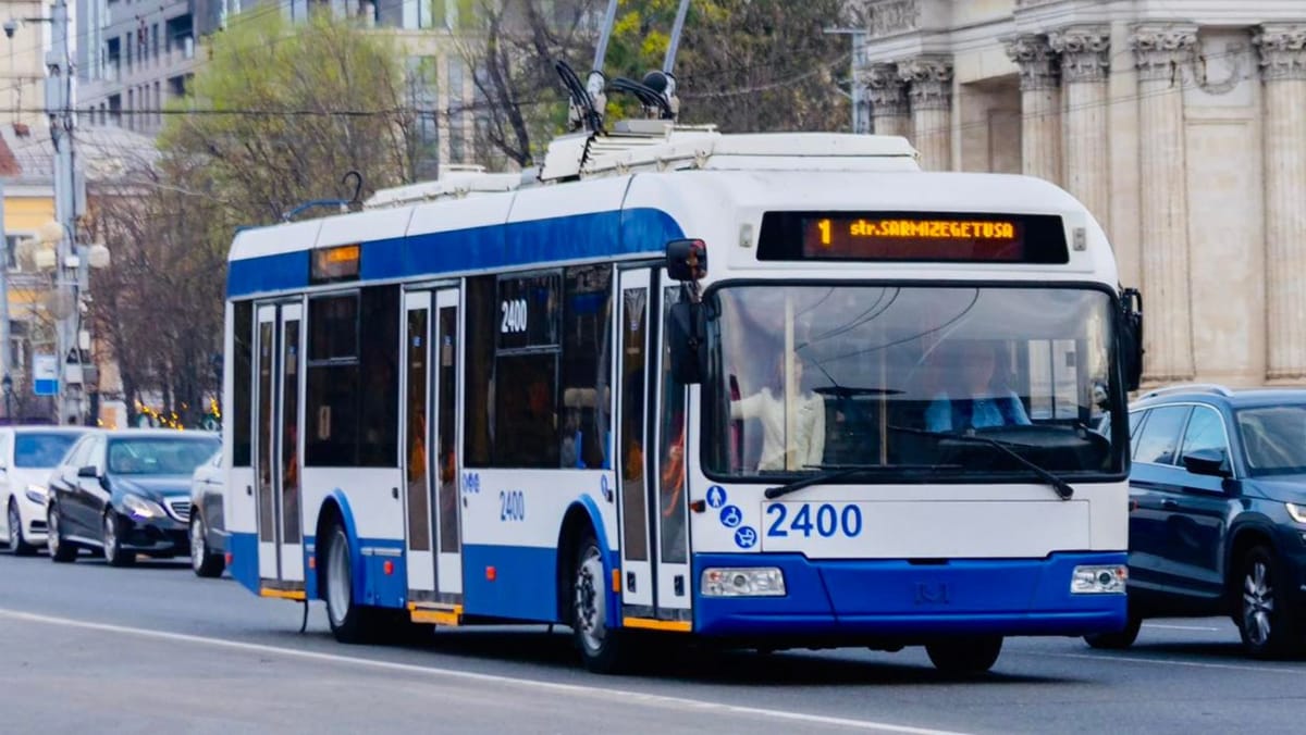 Din 2026, transportul public din Chișinău ar putea trece la tichetare electronică