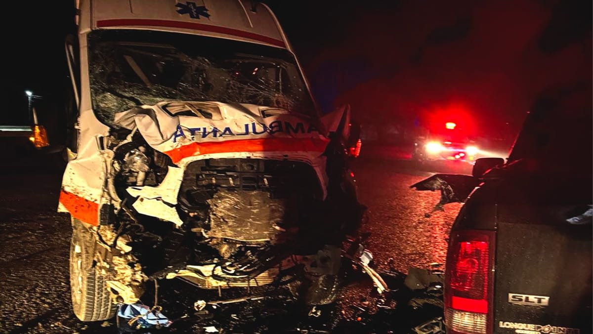 Trei angajați medicali, răniți în urma accidentului din raionul Cahul. Infirmierul a fost transportat de urgență la Chișinău