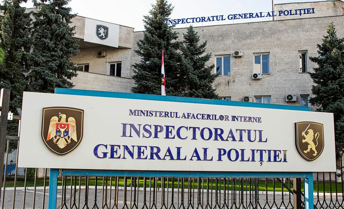 Trei persoane au fost eliberate din funcție după incidentul de la Inspectoratul de Poliție Centru, unde s-ar fi tras focuri de armă