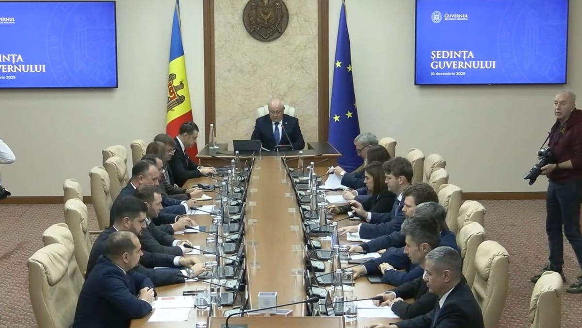 De la 1 ianuarie 2026, Guvernul le face viața mai ușoară taximetriștilor, freelancerilor, și magazinelor mici