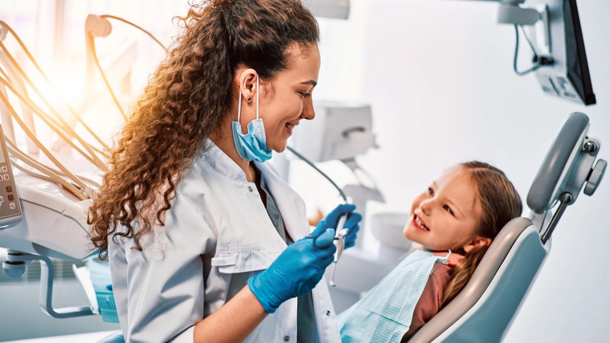 Servicii stomatologice gratuite: statul acoperă integral tratamentele pentru copiii și adulții cu dizabilități