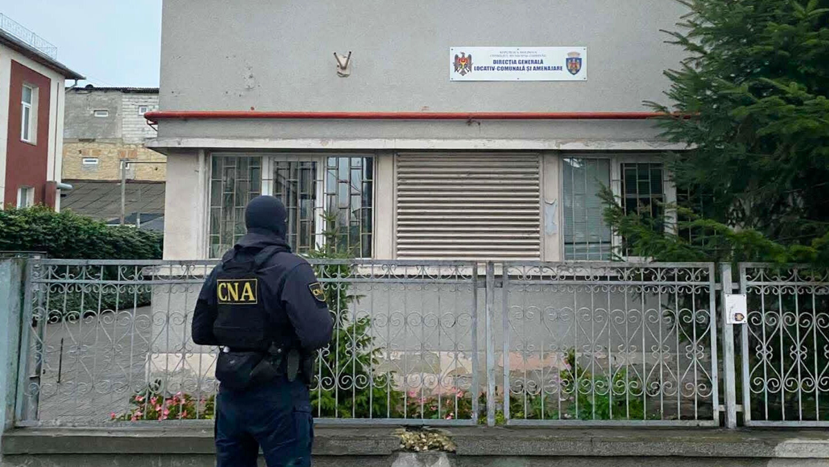 AUDIO/ Corupție la Direcția Locativ-Comunală Chișinău: Șapte persoane, inclusiv șefi din Primărie, reținute de CNA