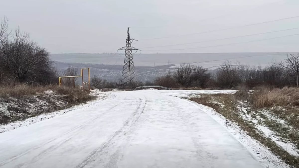 VIDEO/ Trafic normal pe străzile din capitală și pe drumurile naționale. Autoritățile intervin pentru combaterea ghețușului