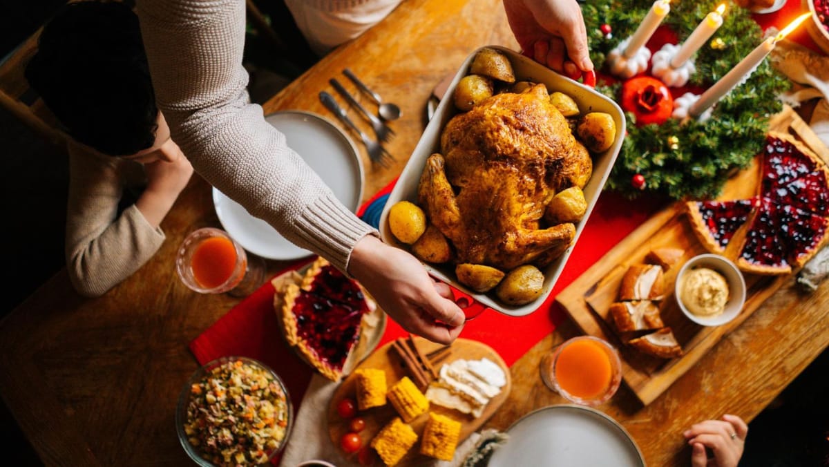 Atenție la ce puneți pe masă de sărbători. Produsele „din portbagaj” sunt un risc pentru sănătate