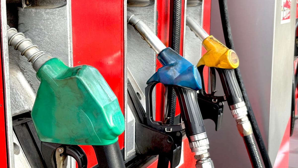 Motorina se ieftinește considerabil în weekend: ANRE anunță că prețul coboară sub 20 de lei per litru