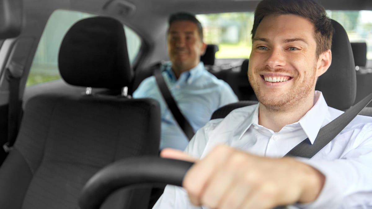 Bucuria șoferilor: benzina scade sub 23 de lei. Iată cât va costa motorina marți, 16 decembrie