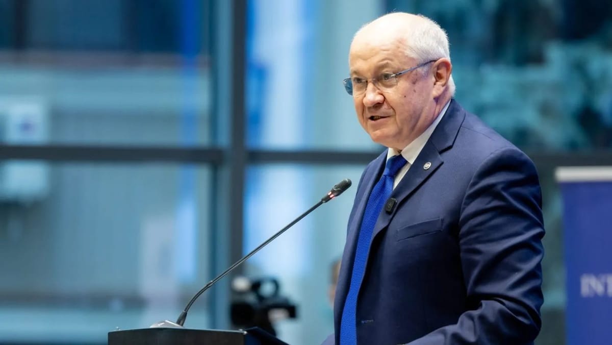 Guvernul blochează angajările în sectorul bugetar până la sfârșitul anului 2026, cu excepții pentru profesori și medici