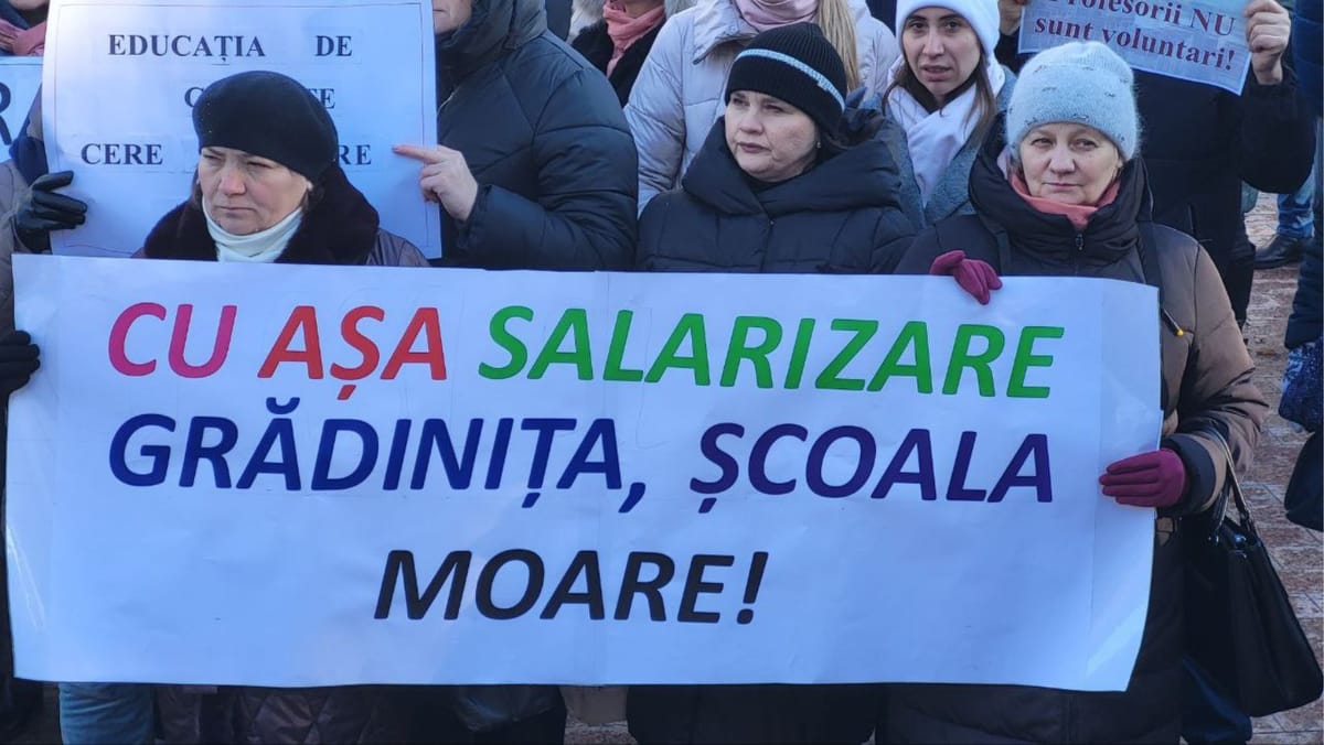 Fără majorări de salarii pentru profesori în 2026? Sindicatele ripostează și semnează o petiție adresată Guvernului