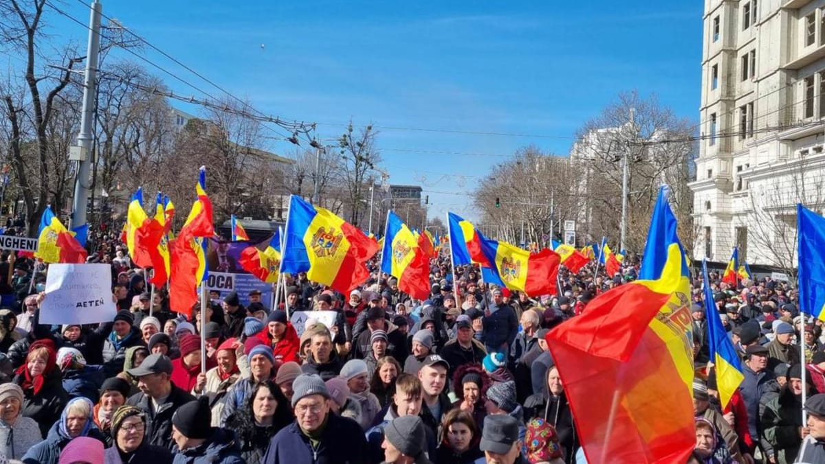 Decis! Reguli mai stricte pentru concerte, proteste și alte întruniri - camere video, pază privată și control mai riguros