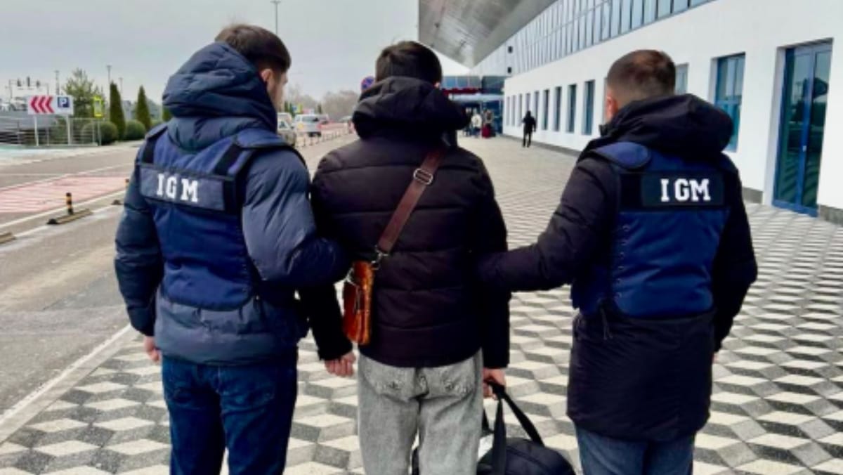 Cetățean azer, expulzat din Republica Moldova, după ce a lansat focuri de artificii neautorizate în mulțime