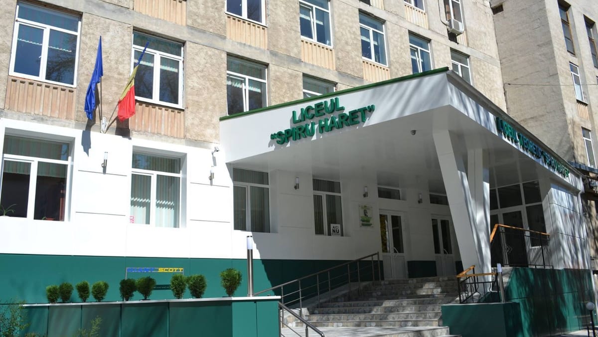 Profesorii vor putea lucra de la distanță în perioada vacanțelor școlare